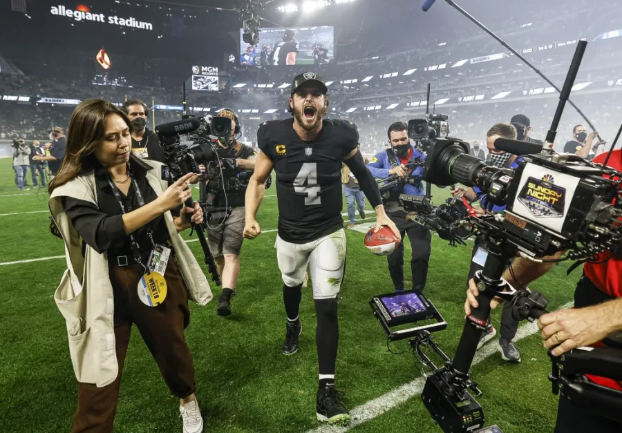 Derek+Carr+celebrates+after+Week+18+35-32+overtime+win+over+the+Los+Angeles+Chargers.%0ACredit%3A+Ric+Tapia%2FNFL